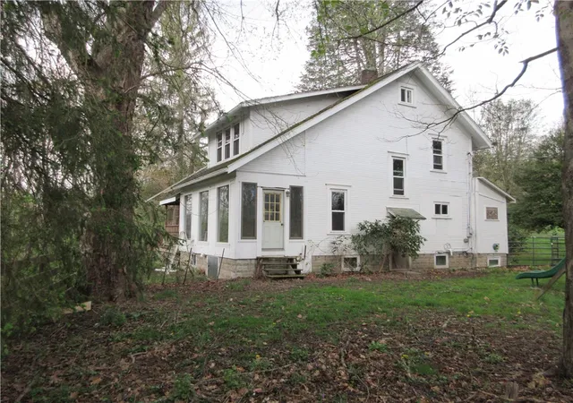 3rd image of 227 Wurtemburg Rd, Ellwood City, PA 16117 | MLS# 1749112