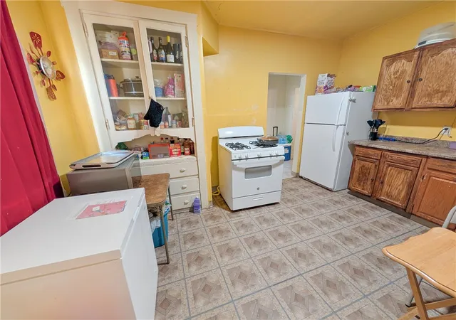 Photo 5 of Single family home for sale at 201 Comrie Ave, Braddock, PA 15104 | MLS# 1749430 | Listing updated on 2026-08-03