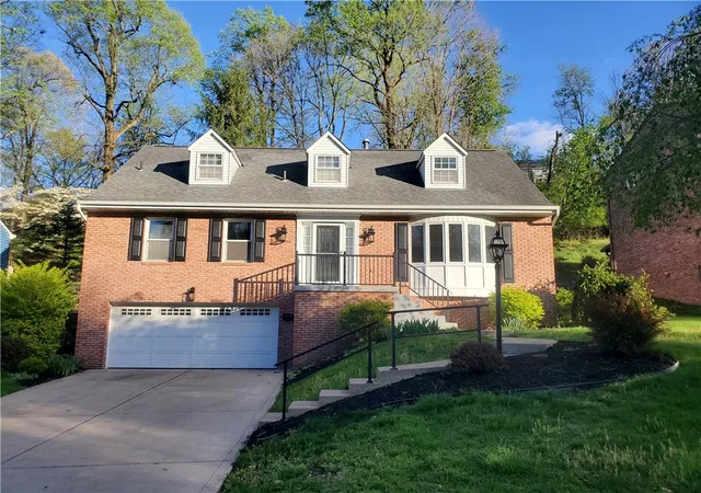 Homes for sale in Scott Twp, PA | 215 Black Oak Dr, Scott Twp, PA 15220 | MLS# 1749510