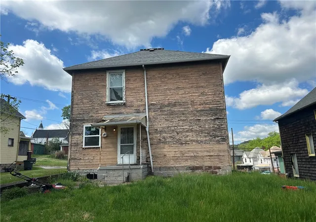 4th image of 306 4Th St, Monessen, PA 15062 | MLS# 1749552
