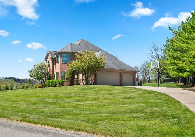 2nd image of 2004 Quincey Dr, Clairton, PA 15025 | MLS# 1749346