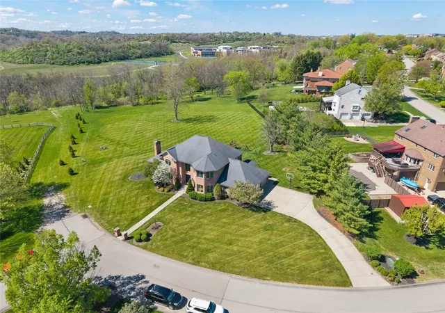 4th image of 2004 Quincey Dr, Clairton, PA 15025 | MLS# 1749346