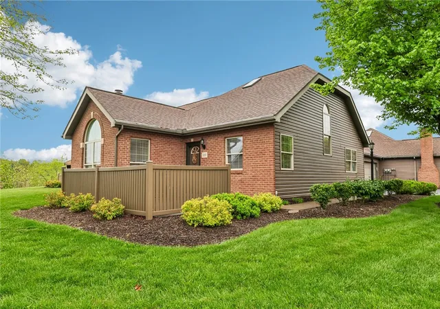 Homes for sale in Murrysville, PA | 1218 Murrychase Ln, Murrysville, PA 15668 | MLS# 1749595