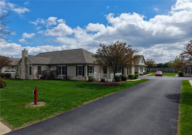 4th image of 2072 Winchester Ct, Connoquenessing Twp, PA 16053 | MLS# 1749758
