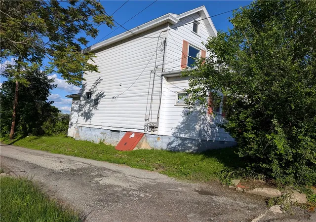 Photo 3 of Single family home for sale at 130 May, City Of Washington, PA 15301 | MLS# 1749731 | Listing updated on 2026-10-07