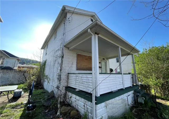 Photo 3 of Single family home for sale at 1222 3rd Avenue, Beaver Falls, PA 15010 | MLS# 1749793 | Listing updated on 2026-07-28