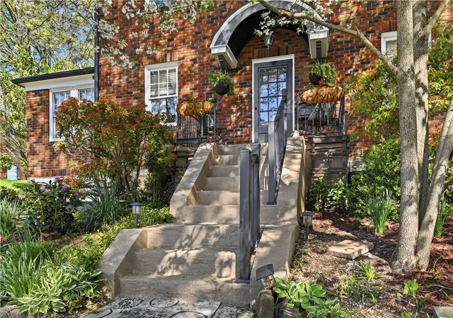 Photo 3 of Sale Pending at 240 Inglewood Dr, Pittsburgh, PA 15228 | MLS# 1748991 | Listing updated on 2026-07-13