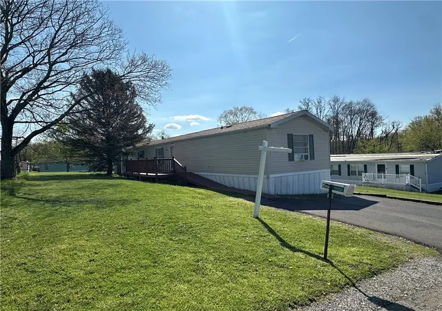 2nd image of 137 Brook Lane, Middlesex Twp, PA 16059 | MLS# 1749851