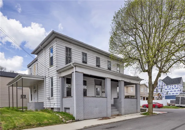 3rd image of 1000 9Th Ave, New Brighton, PA 15066 | MLS# 1749283