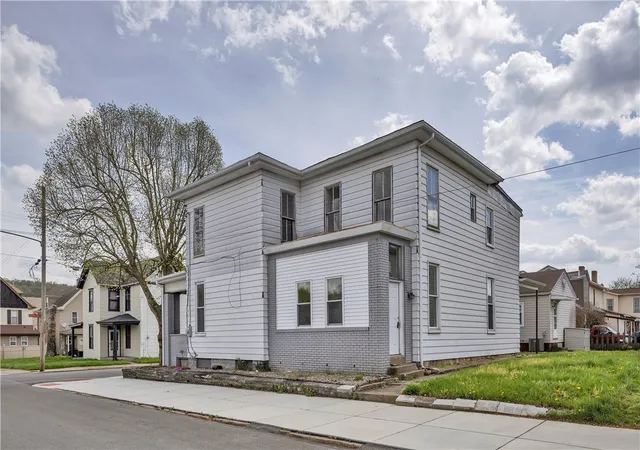 5th image of 1000 9Th Ave, New Brighton, PA 15066 | MLS# 1749283