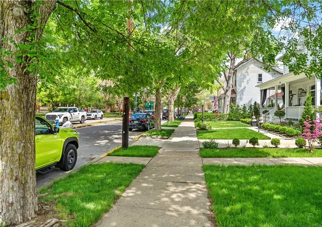 Homes for sale in Sewickley, PA | 316 Broad, Sewickley, PA 15143 | MLS# 1749926