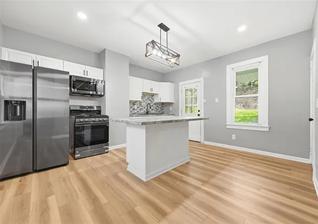 3rd image of 1014 Mclaughlin Run, Bridgeville, PA 15017 | MLS# 1749940