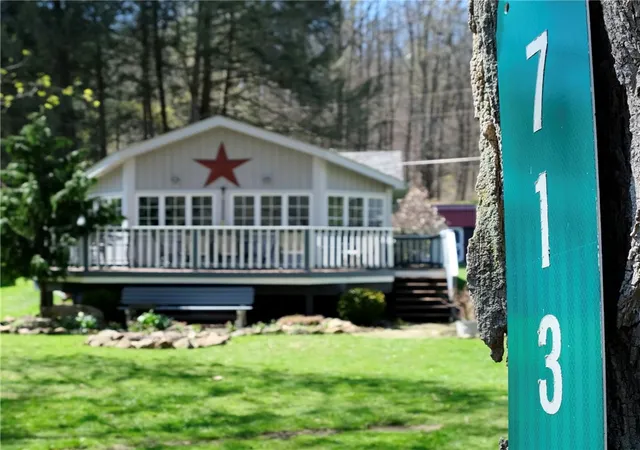 Homes for sale in Perry Twp, PA | 713 Hillville Rd, Perry Twp, PA 16041 | MLS# 1749833