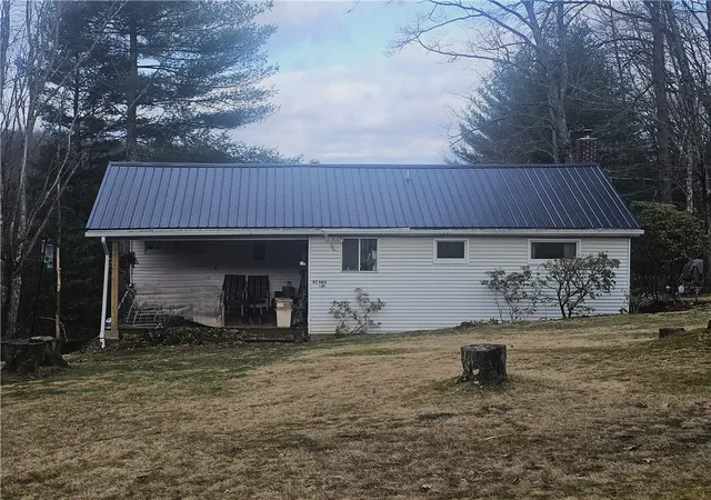 Homes for sale in Strattanville, PA | 97 Robin Ln, Strattanville, PA 16258 | MLS# 1749874