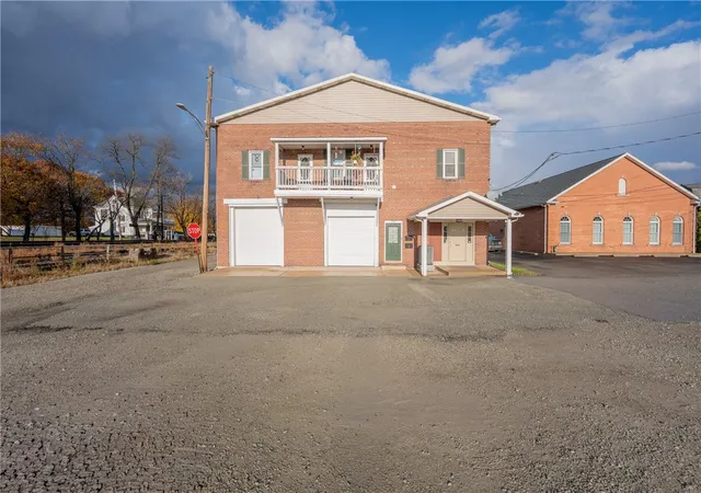 Photo 3 of Multi family home for sale at 700 Hoke St, Latrobe, PA 15650 | MLS# 1750070 | Listing updated on 2026-06-19