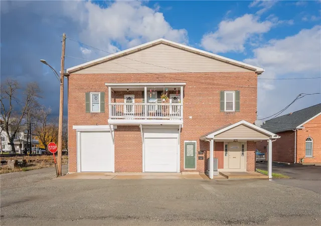 Listing Photo 4 - Condo for sale in building located at 700 Hoke St, Latrobe, PA 15650