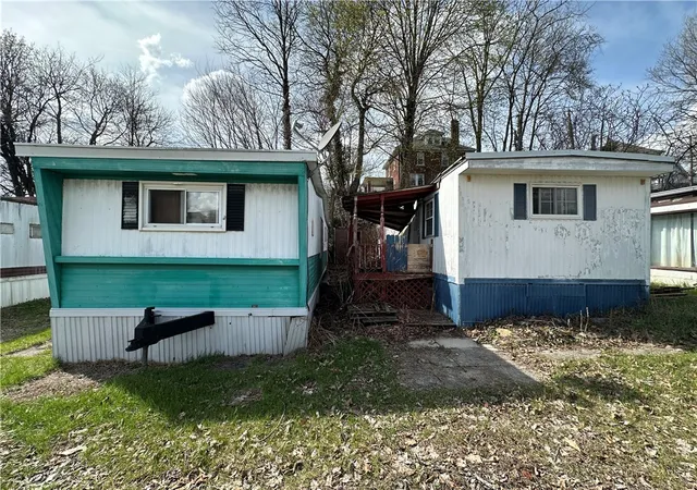 3rd image of 800 Sidney St, Southwest Greensburg Boro, PA 15601 | MLS# 1750103