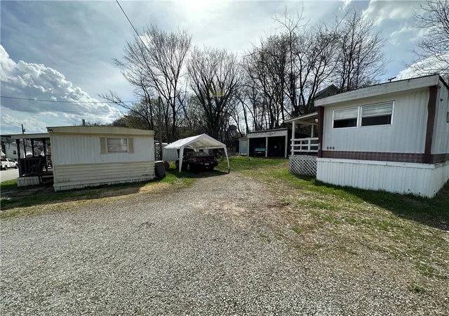 5th image of 800 Sidney St, Southwest Greensburg Boro, PA 15601 | MLS# 1750103