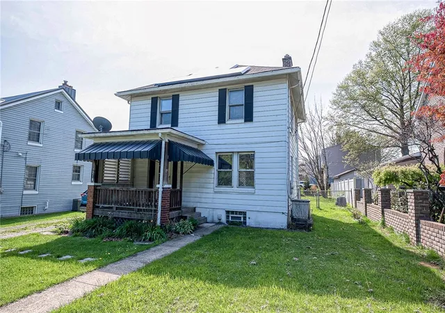 Photo 1 of Single family home for sale at 1216 Pillow Ave, Springdale Twp, PA 15049 | MLS# 1749962 | Listing updated on 2026-08-04