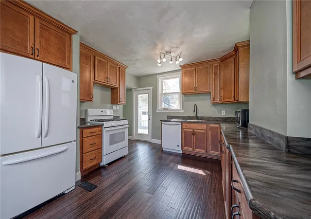 Photo 3 of Single family home for sale at 1216 Pillow Ave, Springdale Twp, PA 15049 | MLS# 1749962 | Listing updated on 2026-08-04