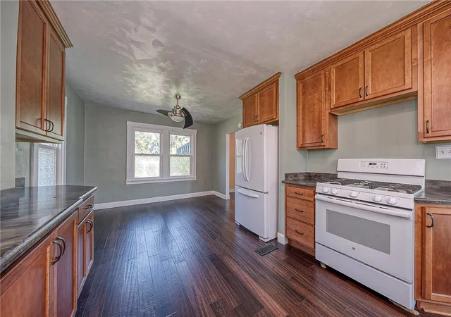 Photo 4 of Single family home for sale at 1216 Pillow Ave, Springdale Twp, PA 15049 | MLS# 1749962 | Listing updated on 2026-08-04