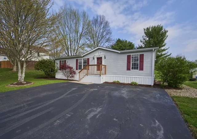 Photo 2 of Sale Pending at 101 Joseph Ln, Mc Donald, PA 15057 | MLS# 1750163 | Listing updated on 2026-07-31