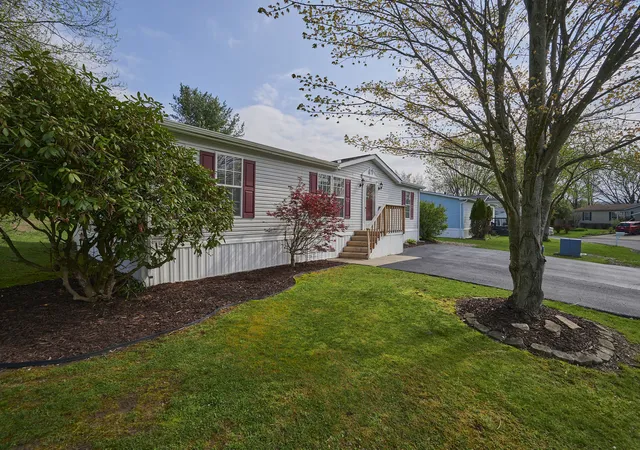 Photo 3 of Sale Pending at 101 Joseph Ln, Mc Donald, PA 15057 | MLS# 1750163 | Listing updated on 2026-07-31