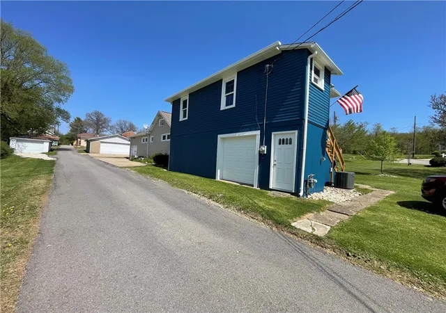 4th image of 3 Kerr St, Burgettstown Boro, PA 15021 | MLS# 1750209