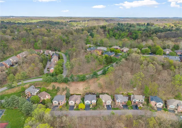 4th image of 428 Rockledge Dr, Aleppo, PA 15143 | MLS# 1750029