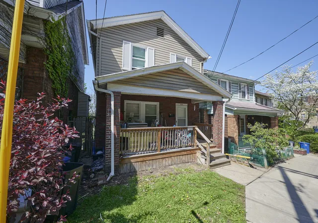 Homes for sale in Carrick, PA | 111 Overbrook Blvd, Carrick, PA 15210 | MLS# 1750252