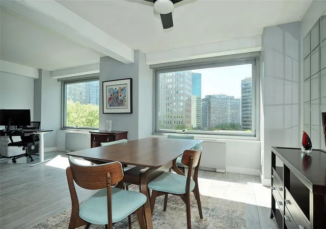 Homes for sale in Downtown Pgh, PA | 320 Fort Duquesne Blvd #7M, Downtown Pgh, PA 15222 | MLS# 1750168