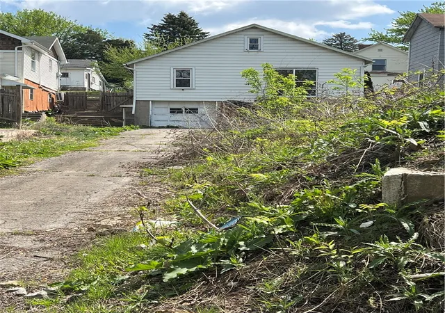 Photo 2 of Sale Pending at 628 Forrest St, New Castle, PA 16101 | MLS# 1750272 | Listing updated on 2026-06-06