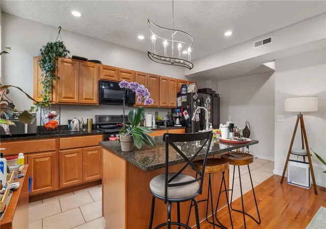 4th image of 5239 Wickliff St, Lawrenceville, PA 15201 | MLS# 1750245
