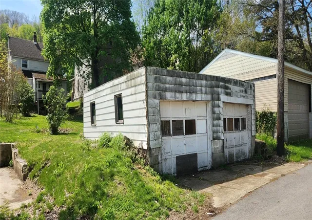 5th image of 716 Park Avenue, Ellwood City, PA 16117 | MLS# 1750336