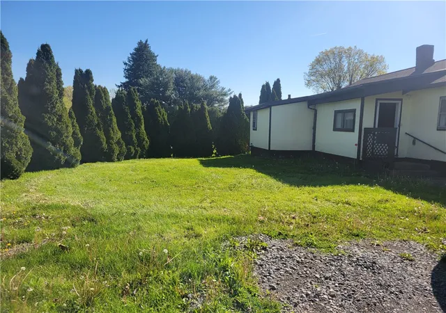 2nd image of 2000 Mercer Ave, Hermitage, PA 16148 | MLS# 1750384