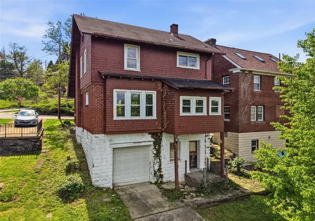 Photo 3 of Single family home for sale at 233 Barth Ave, Pittsburgh, PA 15228 | MLS# 1750419 | Listing updated on 2026-05-04
