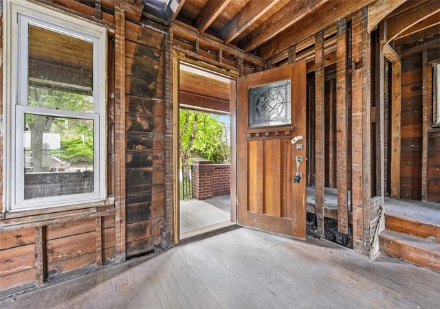 Photo 4 of Single family home for sale at 233 Barth Ave, Pittsburgh, PA 15228 | MLS# 1750419 | Listing updated on 2026-05-04