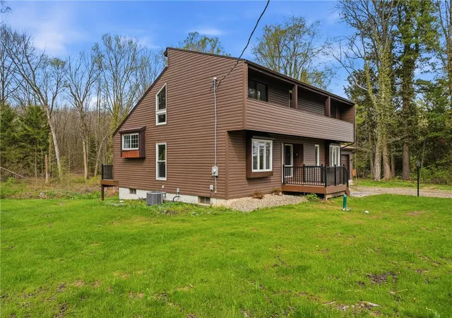 3rd image of 263 Pearson Dr, New Wilmington Boro, PA 16142 | MLS# 1749233