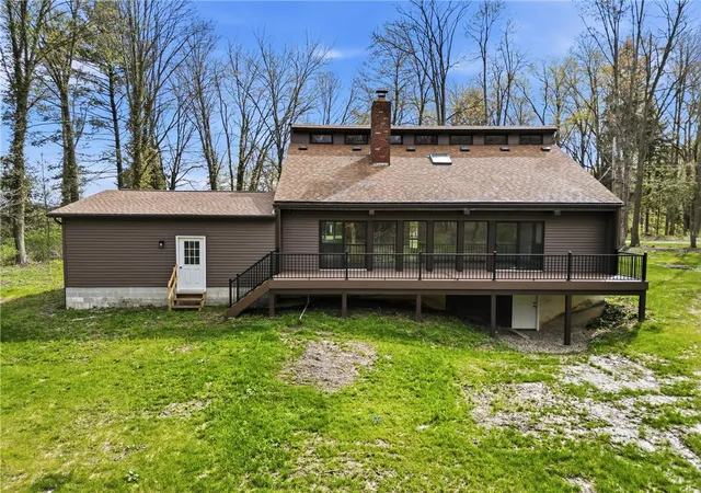 4th image of 263 Pearson Dr, New Wilmington Boro, PA 16142 | MLS# 1749233