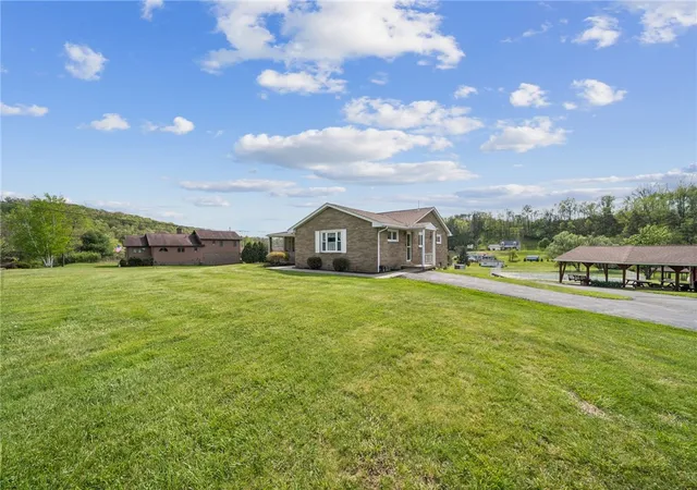 Photo 3 of Single family home for sale at 1416 Brinkerton Rd, Hempfield Twp, PA 15601 | MLS# 1750397 | Listing updated on 2026-10-07