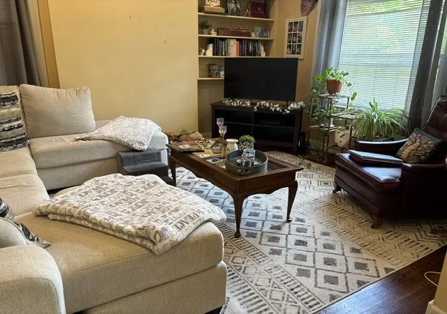 Photo 3 of Single family home for sale at 602 S Dallas, North Of Forbes, PA 15217 | MLS# 1750491 | Listing updated on 2026-07-30