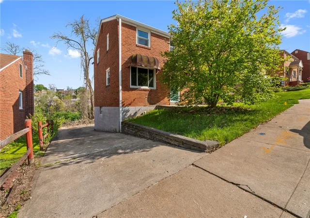3rd image of 2703 Philadelphia Ave, Pittsburgh, PA 15216 | MLS# 1750487