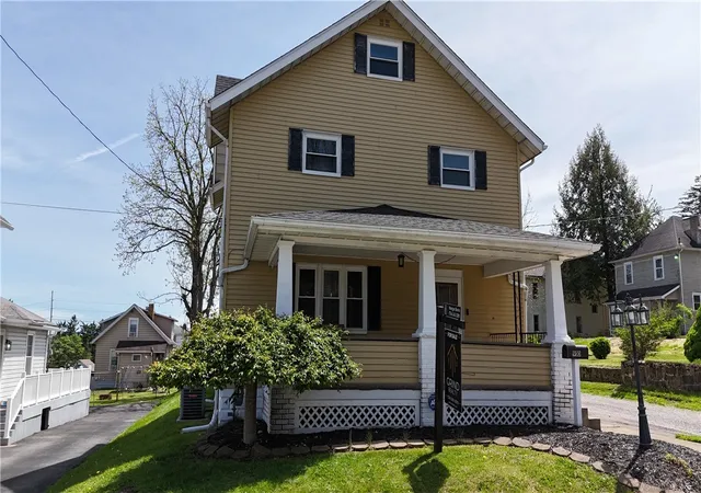 Homes for sale in New Castle, PA | 910 Temple Ave, New Castle, PA 16101 | MLS# 1750575