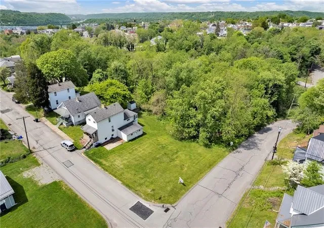 Homes for sale in Rochester Twp, PA | 845 Walnut St, Rochester Twp, PA 15074 | MLS# 1750650