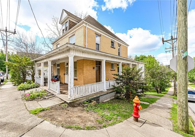 Listing Photo 4 - Condo for sale in building located at 310 Harrison Ave, Jeannette, PA 15601
