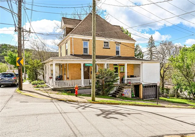 Listing Photo 5 - Condo for sale in building located at 310 Harrison Ave, Jeannette, PA 15601