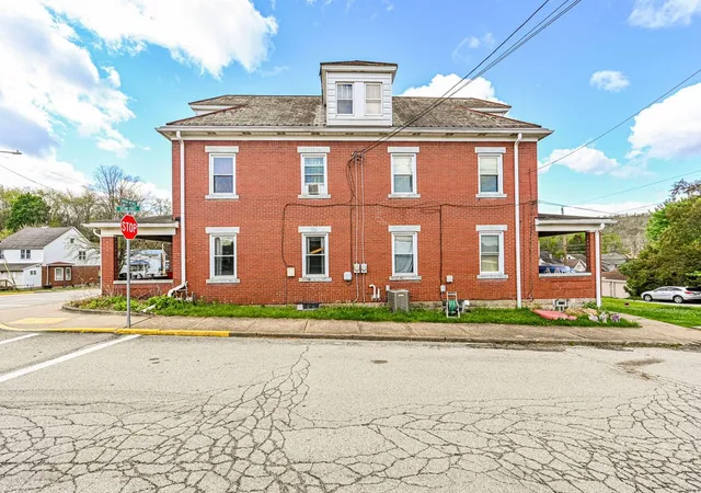 Listing Photo 4 - Condo for sale in building located at 115 Brinton Ave, Trafford, PA 15140