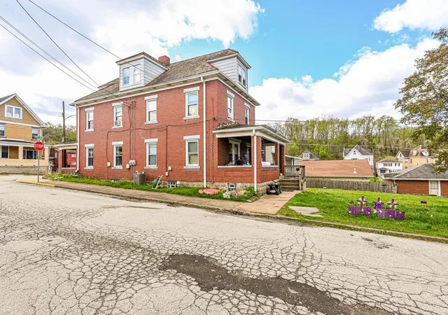 Listing Photo 5 - Condo for sale in building located at 115 Brinton Ave, Trafford, PA 15140