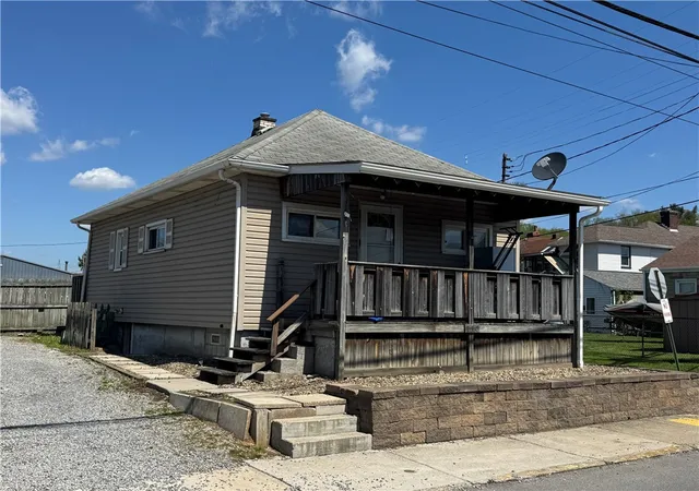 Homes for sale in Conway, PA | 110 13th St, Conway, PA 15027 | MLS# 1750696