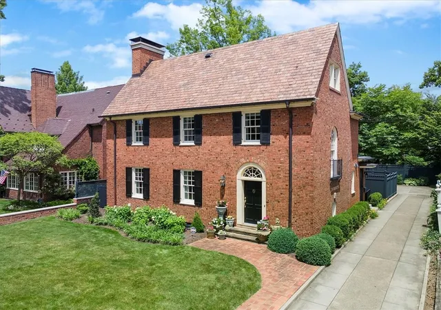 3rd image of 619 Pitcairn Pl, Shadyside, PA 15232 | MLS# 1750063